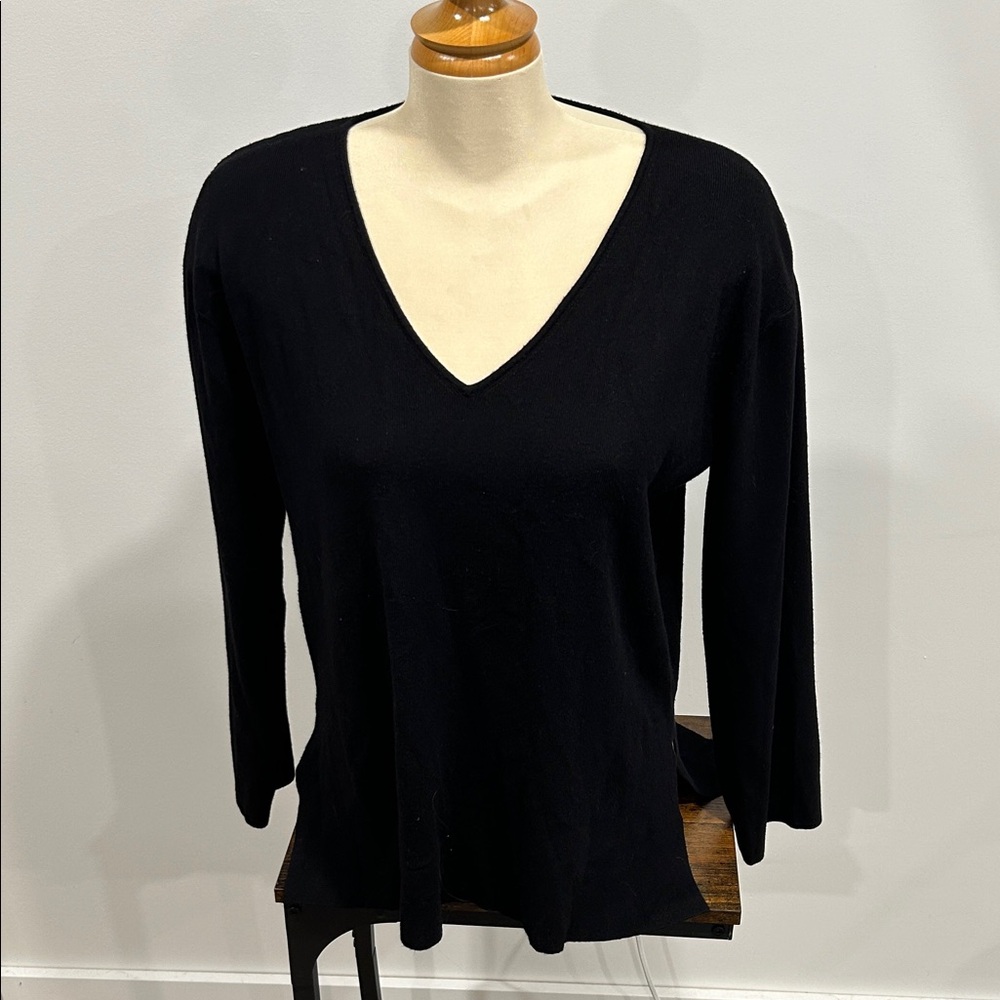 Splendid Black Long Sleeve V-Neck sweater